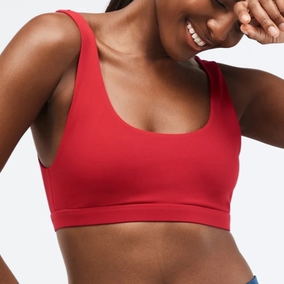 Fabletics red low impact sports bra, soft and comfy - Picture 3 of 8